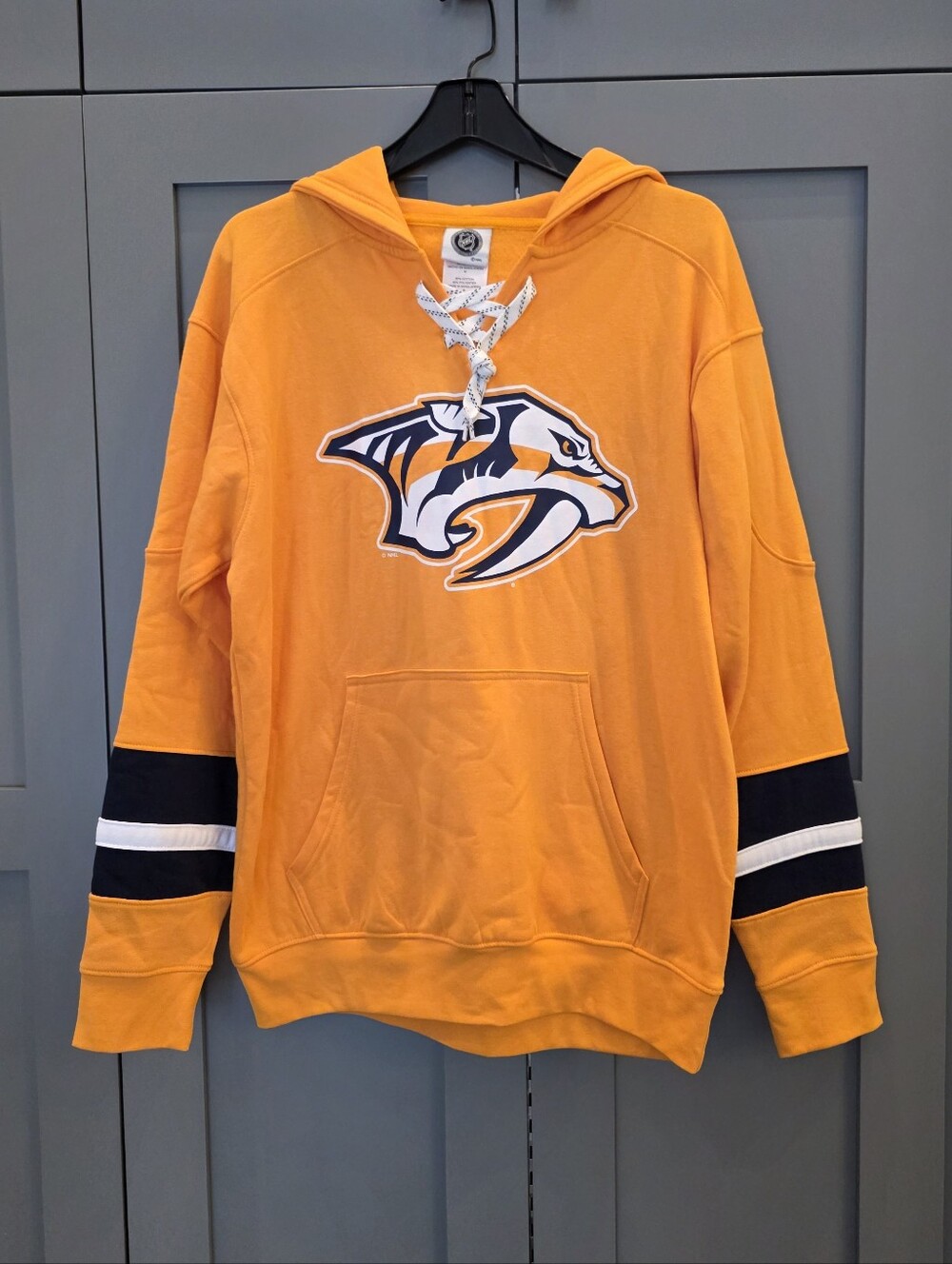 Nashville Predators Hoodie Men's Medium Yellow Hockey NHL License Logo NEW